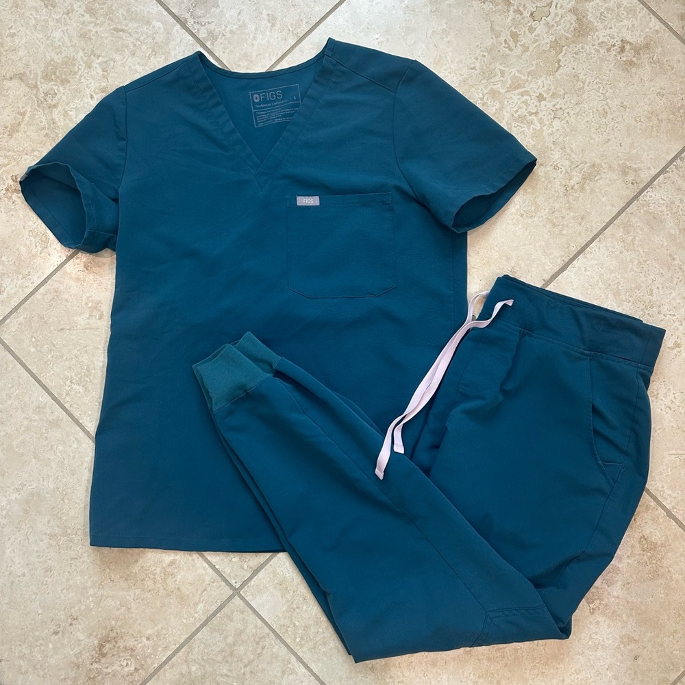 FIGS Women's Caribbean Blue Medium Zamora Jogger Small Catarina Top - Picture 4 of 12